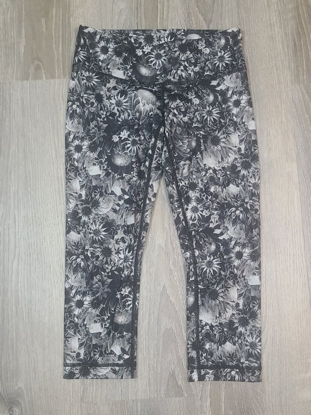 Lululemon Flowabunga Black Angel Wing Wunder Under High Rise Crop Leggings Sz 6